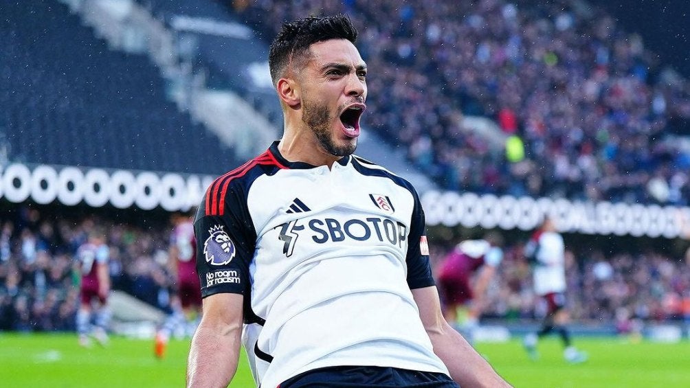 Raúl Jiménez celebrando su gol con Fulham