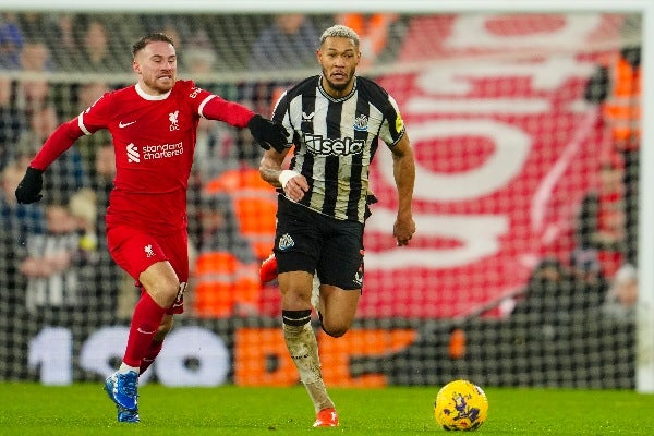 Liverpool enfrentando al Newcastle 