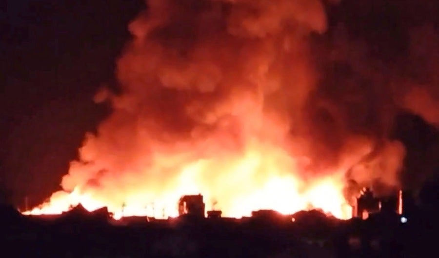 Se presentaron incendios en Japón tras terremoto