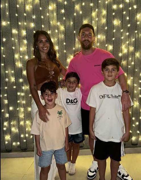 Messi y su familia en año nuevo