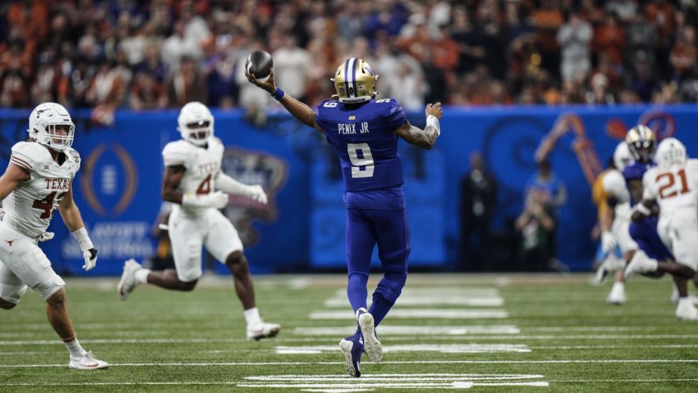 Penix tuvo buenos números contra Texas para llevar a la Final a los Huskies