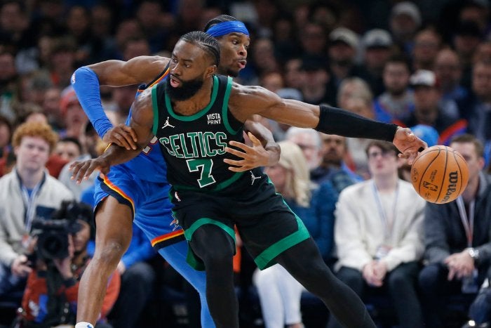 Jaylen Brown durante el partido ante OKC