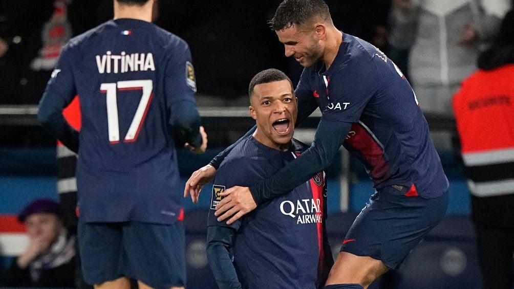 Mbappé celebra su gol con el PSG