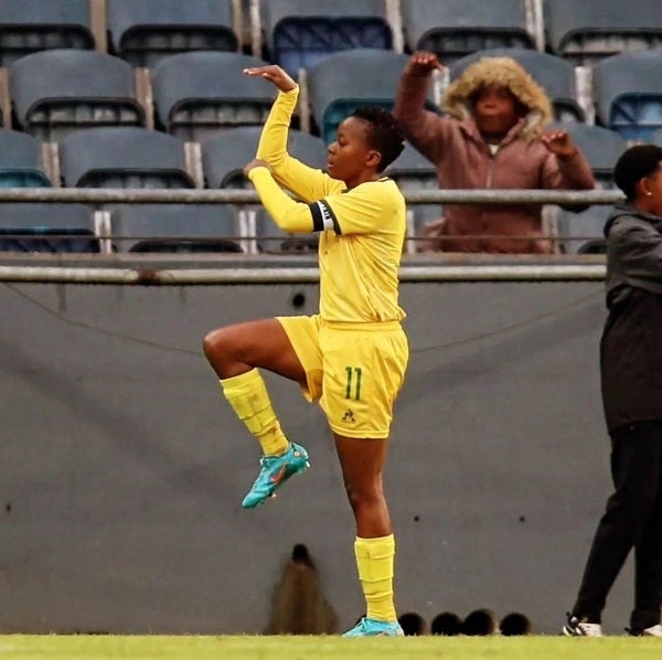 Thembi Kgatlana fichó con Tigres Femenil