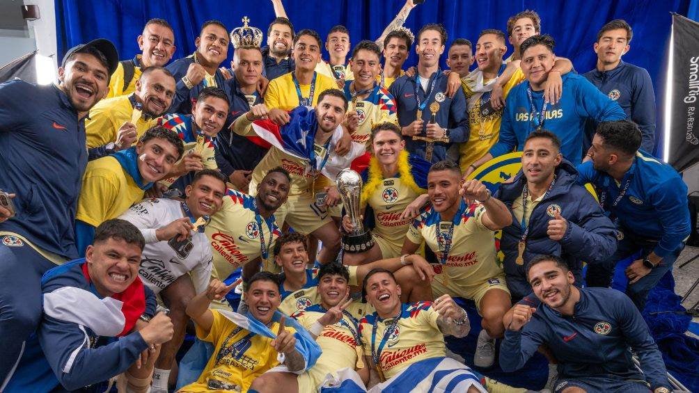 El equipo de Coapa celebra la 14