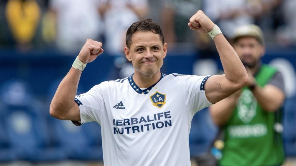 Hernández celebra un gol con el Galaxy