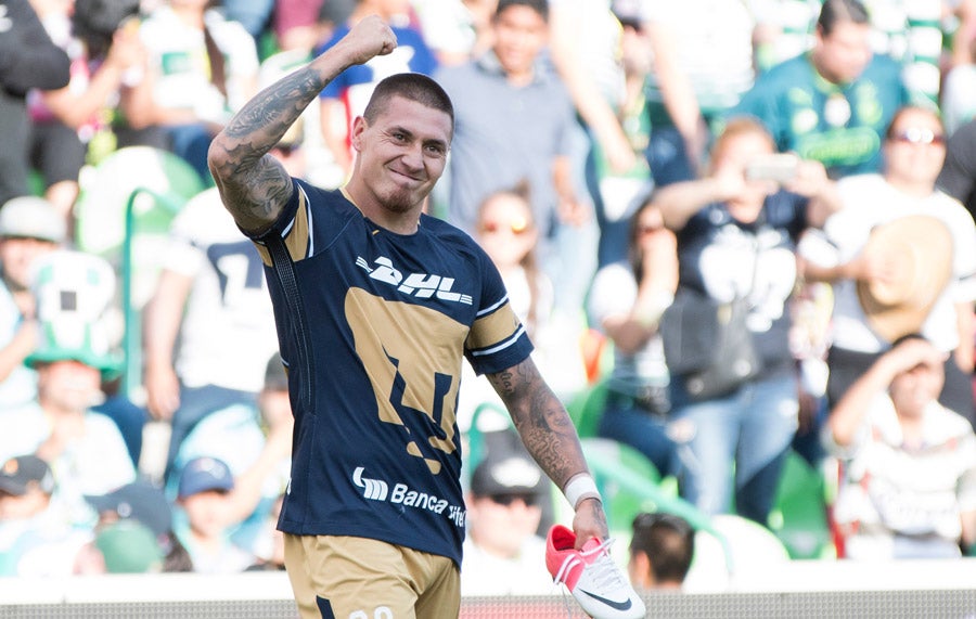 El delantero chileno brilló con Pumas