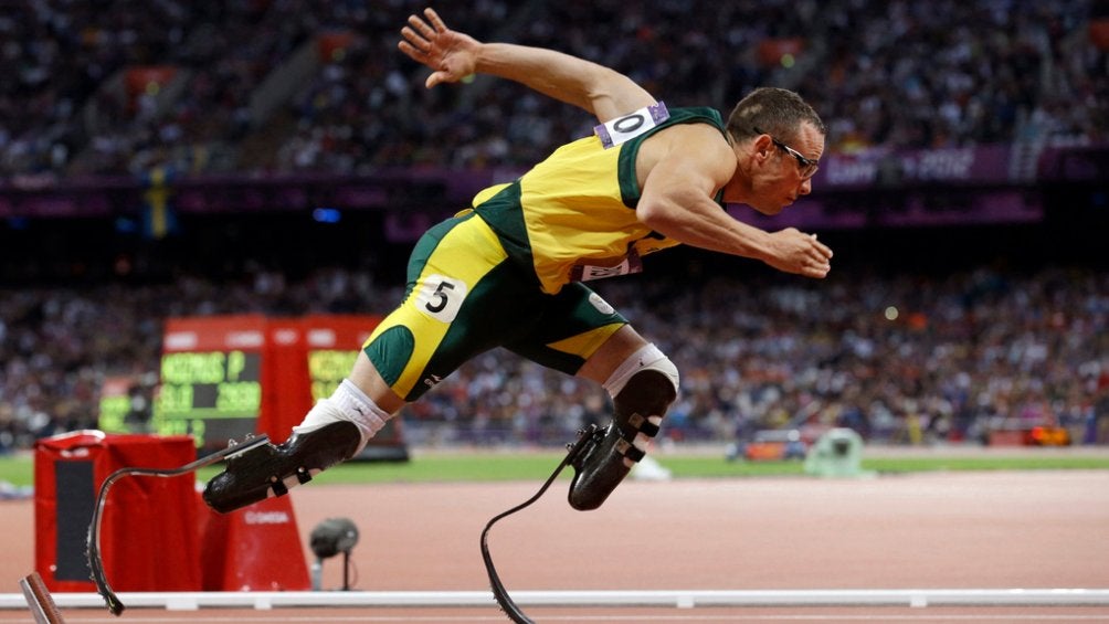 Pistorius corria con un par de protesis de fibra de carbono