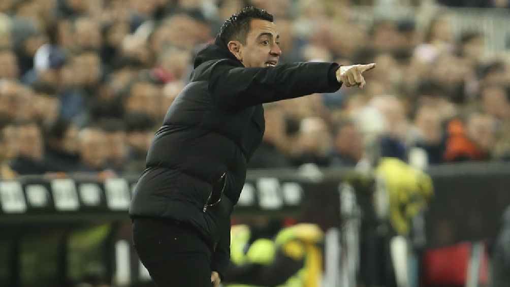 Xavi dando instrucciones