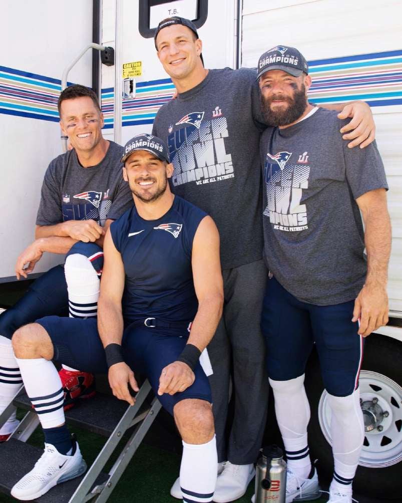 Brady con Danny Amendola, Julian Edelman y Gronkowski