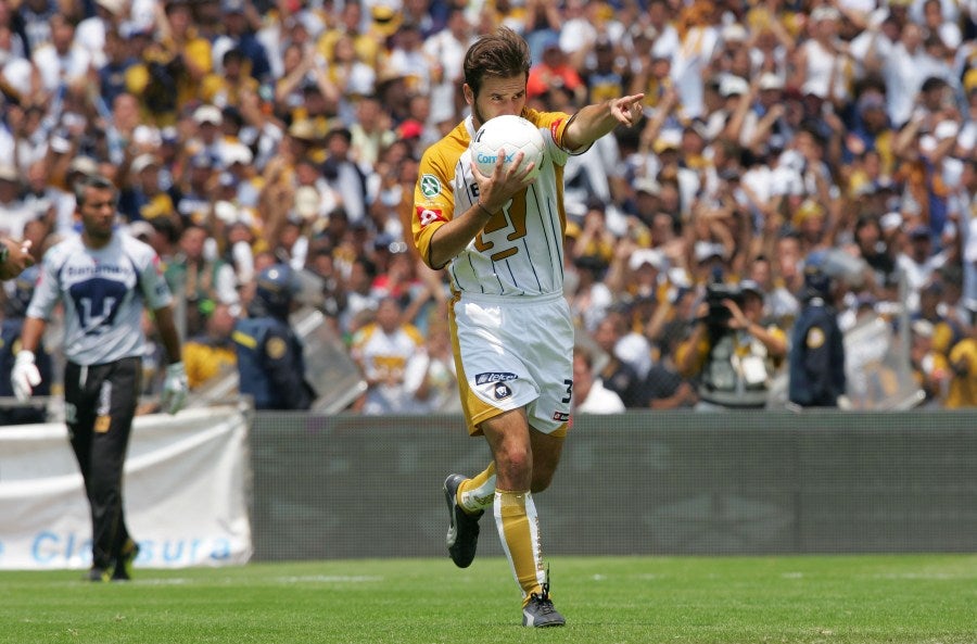 Joaquín Beltrán en su etapa con Pumas