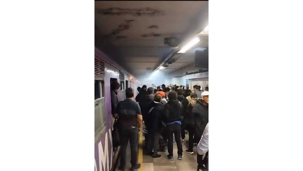 Lamentablemente, un usuario de este transporte público resultó con lesiones leves. 