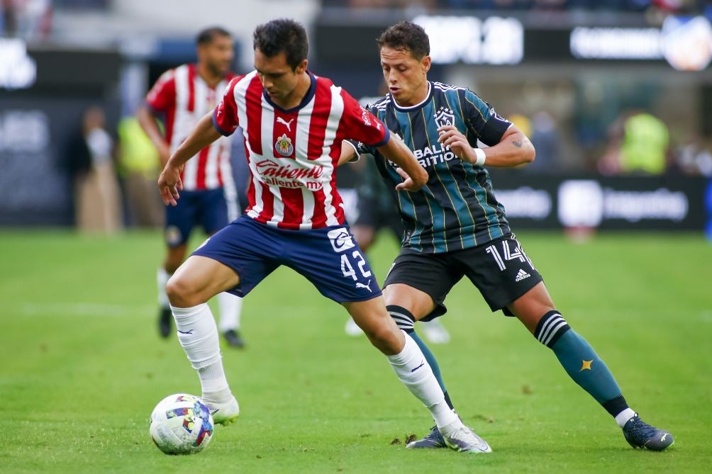 Hernández en un partido con Galaxy ante el Rebaño