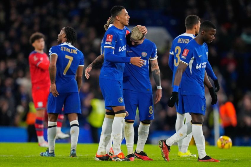 Chelsea prospera en FA Cup