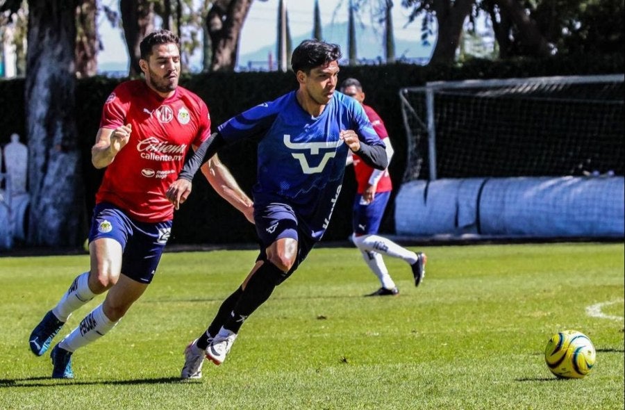 Antonio Briseño en el amistoso ante Celaya