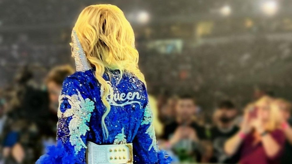 Charlotte Flair es apodada 'The Queen'