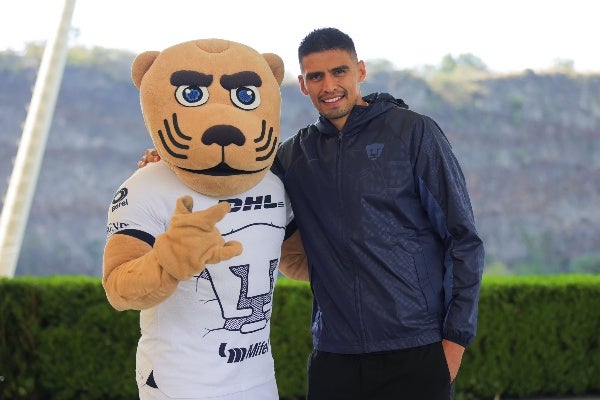 Guillermo Martínez ya luce los colores de Pumas