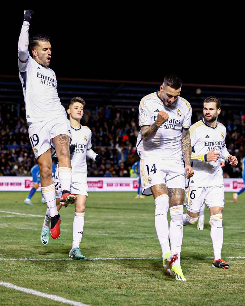 Los jugadores de Real Madrid celebran el gol de Joselú