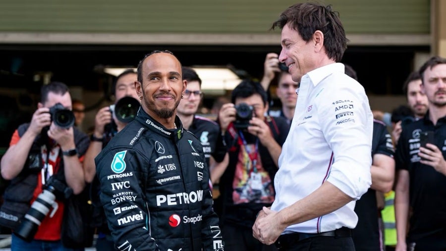 Lewis Hamilton y Toto Wolff en la temporada 2023