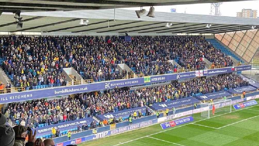 La afición de Millwall se llevó los reflectores