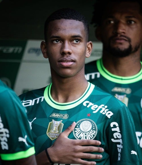 Estevão Willian jugando con Palmeiras