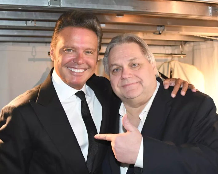 Luis Miguel con el empresario Carlos Bremer.