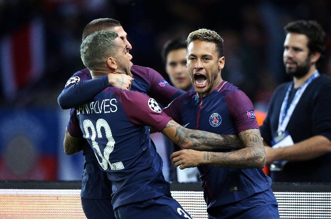 Dani Alves y Neymar en un partido del PSG