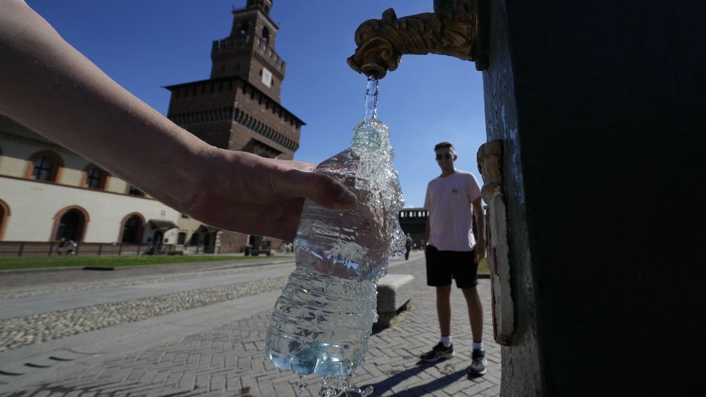 Científicos encuentran partículas nanoplásticas en un litro de agua embotellada