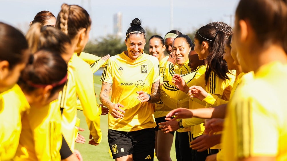 Jenni Hermoso entrenó por primera vez con Tigres Femenil