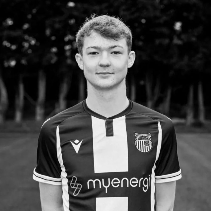 Cameron Walsh, jugador de 16 años de Grimsby Town