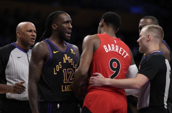 Acciones entre Lakers y Raptors 