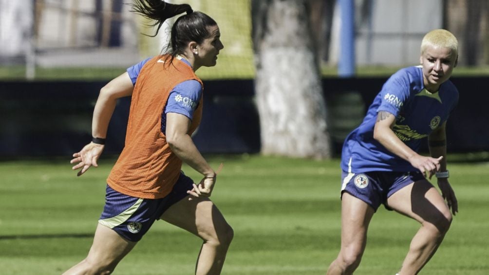 América femenil en un entrenamiento