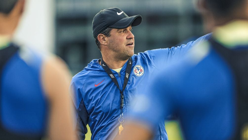 Jardine en un entrenamiento con América