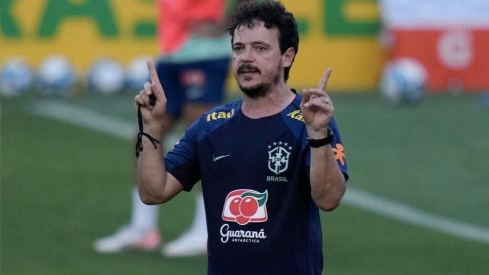 Fernando Diniz fue relegado del cargo