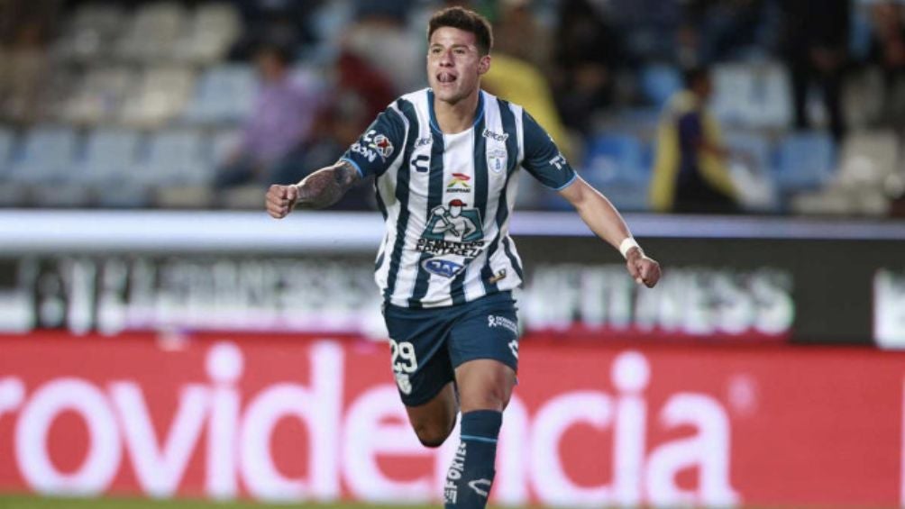 Hernández celebra un gol con Pachuca