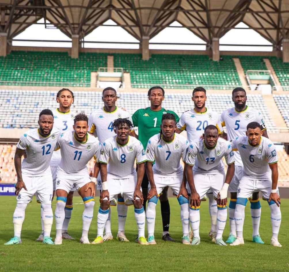 Kanga en concentración con la Selección de Gabón