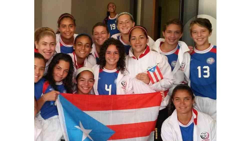 Vicky, como le apodan, también jugó futbol y fue seleccionada por la Sub 18 de Puerto Rico.