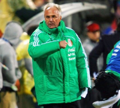 Sven-Göran Eriksson da indicaciones a los jugadores Tricolor