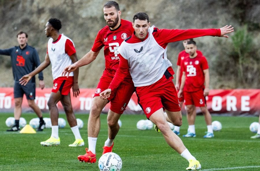 Santi durante un entrenamiento de Feyenoord