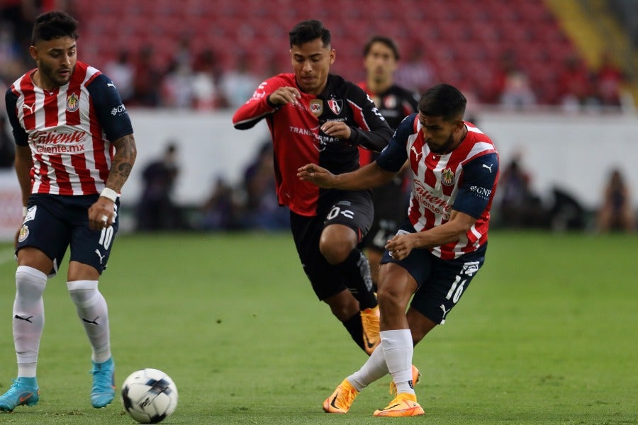 Alexis Vega y Miguel Ponce en un Clásico Tapatío