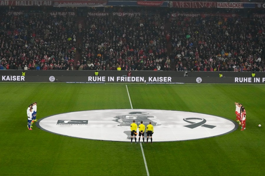 Se guardó un minuto de silencio en Allianz Arena