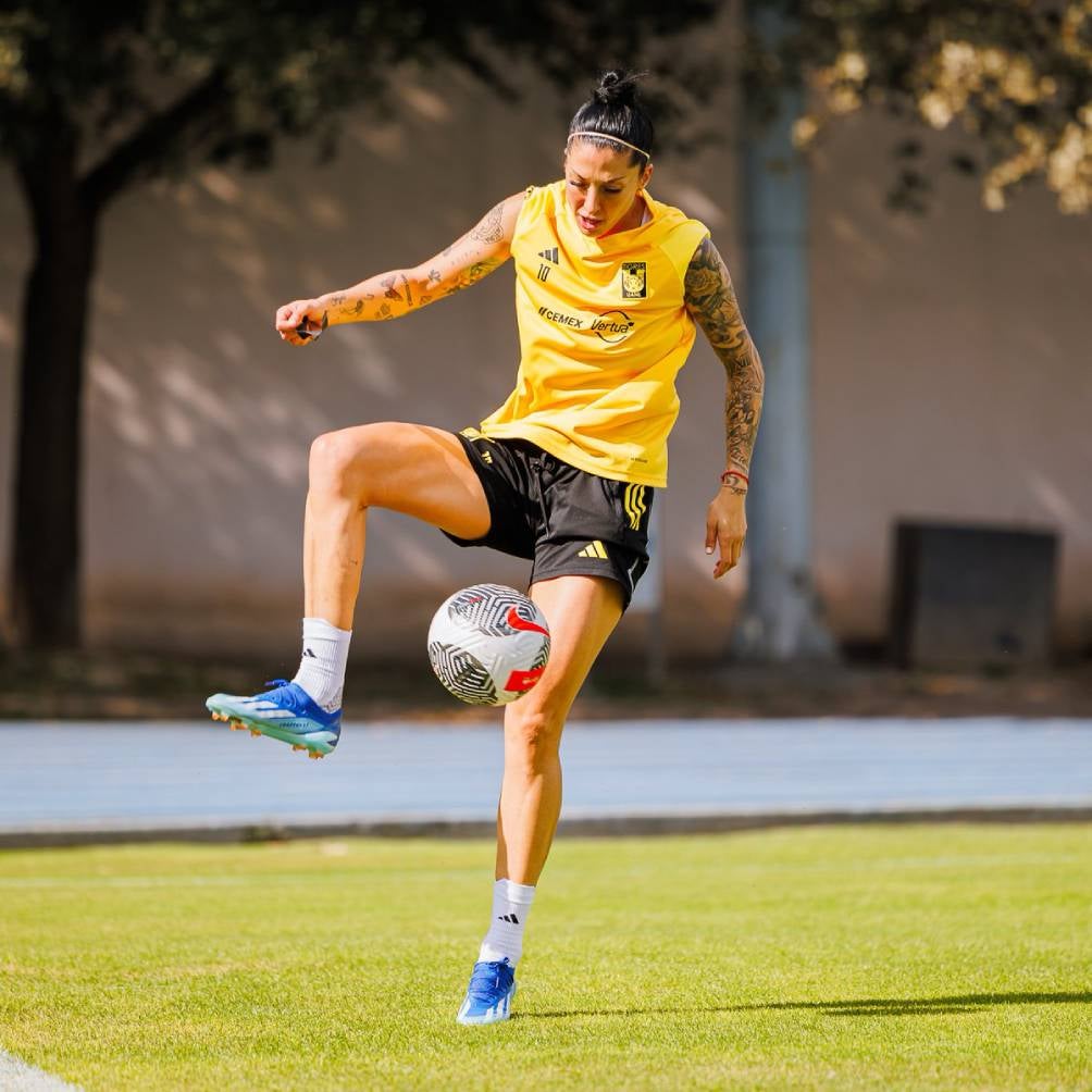 Hermoso durante el entrenamiento con Tigres