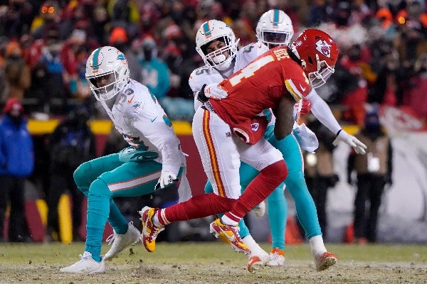 Chiefs jugando frente a los Dolphins