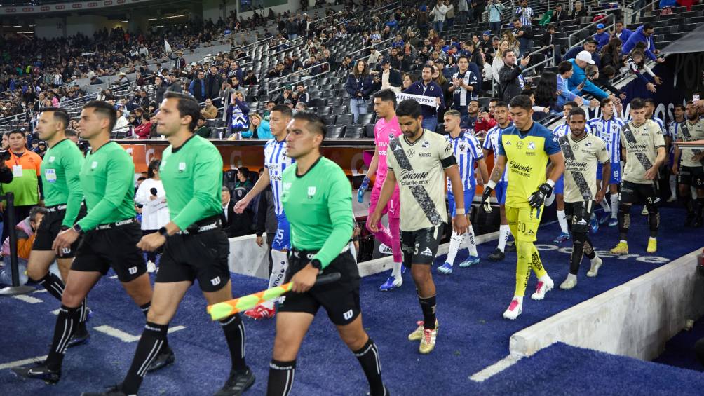 Rayados de Monterrey es recibido con abucheos de su propia afición