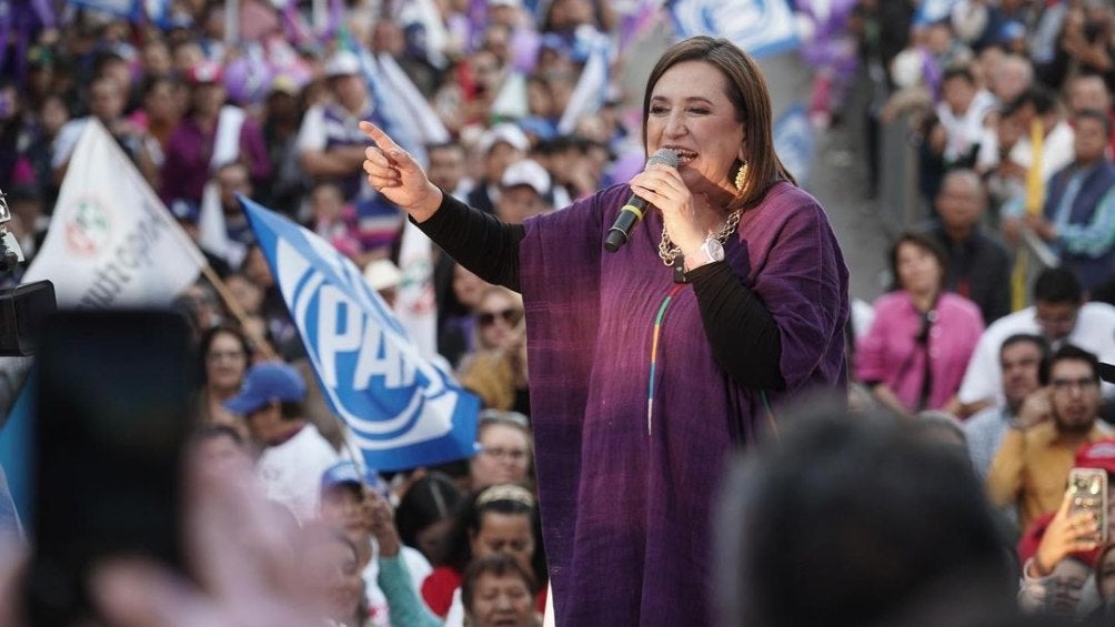 Xóchitl Gálvez en campaña pólitica