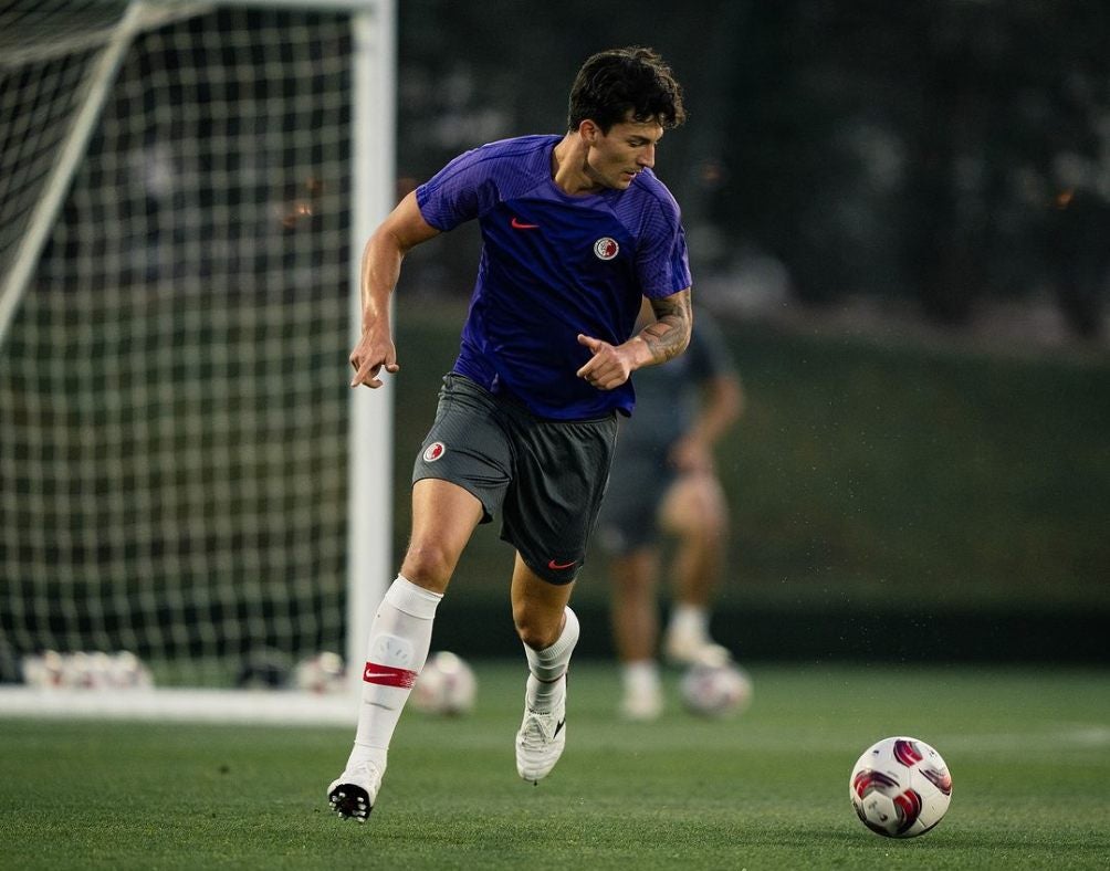 Núñez en entrenamiento con los Dragones