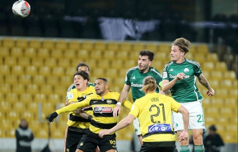 AEK Atenas y Panathinaikos empataron 2-2