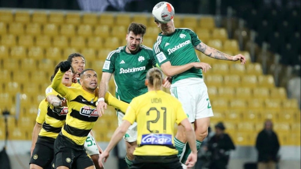 AEK Atenas rescata empate ante Panathinaikos; Orbelin Pineda y Rodolfo Pizarro tuvieron actividad