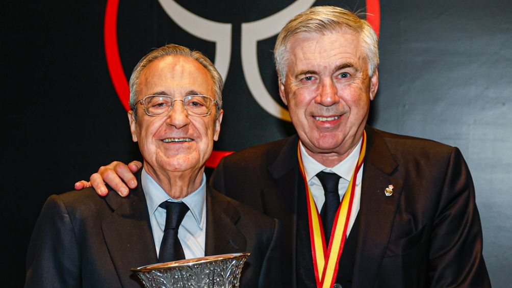 Florentino Perez celebra junto a Carlo Ancelotti