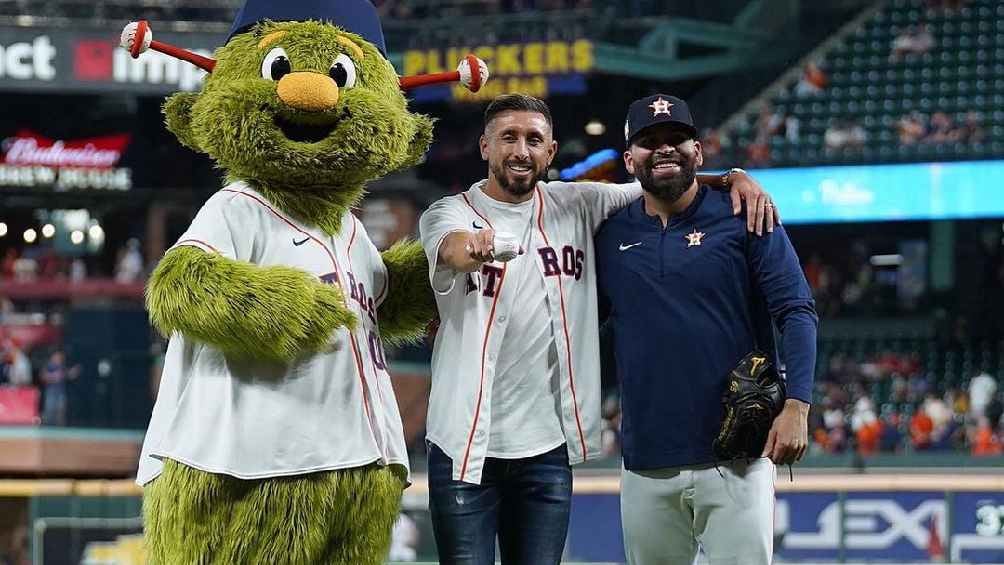 Los futbolistas han visitado los estadios de biesbol